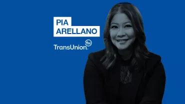 Woman smiling with text 'PIA ARELLANO' and 'TransUnion' on a blue background.